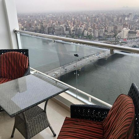 ホテルPyramids Nile Tower カイロ エクステリア 写真